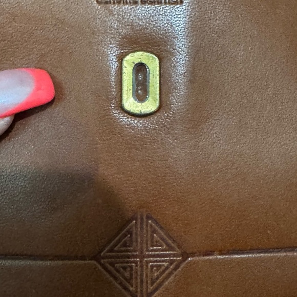 Vintage Brown Leather Wallet with Snap Closure and Embossed Emblem - Picture 2 of 9